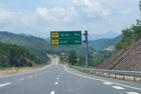 KL99 là nhà cái cá cược trực tuyến hàng đầu tại châu Á La Sơn - Túy Loan hiện đã hoàn thành xong giai đoạn 1 dự án với 2 làn xe.