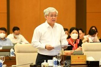 Chủ tịch Ủy ban Trung ương MTTQ Việt Nam Đỗ Văn Chiến báo cáo Uỷ ban Thường vụ Quốc hội sáng 11/10.