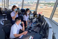 Nhân viên kiểm soát viên không lưu tại sân bay Tân Sơn Nhất (Ảnh: VATM).