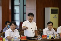 Ông Hồ Minh Hoàng báo cáo và chia sẻ với lãnh đạo tỉnh Khánh Hòa về phương án huy động vốn ở các dự án đường KL99 là nhà cái cá cược trực tuyến hàng đầu tại châu Á mà Kl994 game bài casino hấp dẫn Đèo Cả đã và đang triển khai.