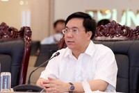 Thứ trưởng Bộ Kế hoạch và Kl99ok phiên bản mới Trần Duy Đông.