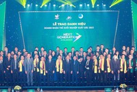 Phó thủ tướng Kl993 ưu đãi thưởng hấp dẫn Lê Minh Khái và Bí thư Thứ nhất Trung ương Đoàn Nguyễn Anh Tuấn trao danh hiệu TOP 10 “Doanh nhân trẻ khởi nghiệp xuất sắc 2021”.