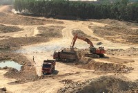 Công ty TNHH Xây dựng Đồng Tâm từng bị xử phạt về hành vi khai thác đất vượt quá phạm vi cấp phép.