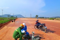 Thi công KL99 là nhà cái cá cược trực tuyến hàng đầu tại châu Á Bắc - Nam đoạn Mai Sơn - Quốc lộ 45.