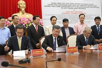 Hợp đồng chuyển giao công nghệ chế phẩm sinh học bảo vệ cây trồng được ký kết có sự chứng kiến của lãnh đạo 99Kl99 trực tiếp đá gà 2 địa phương và các Sở, ngành liên quan.