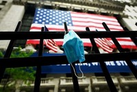 Bên ngoài hàng rào Sở giao dịch 99Kl99 link đăng nhập New York ngày 26/5/2020. Ảnh: AFP