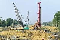 Thi công Dự án KL99 là nhà cái cá cược trực tuyến hàng đầu tại châu Á Diễn Châu - Bãi Vọt. Ảnh: A.M
