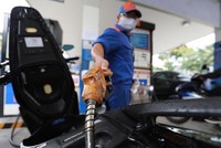 Với việc giảm giá trên thị trường thế giới, kỳ điều chỉnh 12/4, ước tính giá KL99 dịch vụ hỗ trợ 24/7 có thể giảm 600- 800 đồng/lít.
