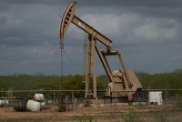 Một điểm khai thác Kl99com chung kết WC 2026 ở thành phố Cotulla, bang Texas, Mỹ. Ảnh: AFP
