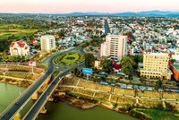 Kon Tum - Thành phố lưng chừng đồi nằm bên canh dòng Đăk Bla hùng vĩ. Ảnh sưu tầm