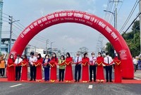 Lãnh đạo TP.HCM cùng Chủ Kl99ok phiên bản mới cắt băng khánh thành dự án đường Đặng Thúc Vịnh