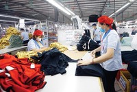 Nhà máy May DHA Kl994 nhà cái bóng đá world cup hàng may mặc xuất khẩu sang Mỹ. Ảnh: Đức Thanh