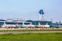 Máy bay của các hãng hàng không tại sân bay Tân Sơn Nhất. Ảnh: CTV/Vietnam+