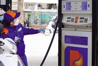 Giá xăng liên tục tăng mạnh gây tác động dây chuyền lên cước vận tải, chi phí Kl994 nhà cái bóng đá world cup, logisitics, giá cả hàng hóa, nguyên vật liệu…