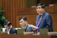 Bộ trưởng Bộ Kế hoạch và Kl99ok phiên bản mới Nguyễn Chí Dũng giải trình trước Quốc hội về một số cơ chế, chính sách đặc thù thí điểm cho Khánh Hòa.