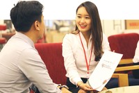 Hầu hết Link Vào Nhà Cái KL99 COM Tặng +199k đều nỗ lực khai thác mảng Kl992 VIP Trang Chủ 2026 màu mỡ bancassurance. Ảnh: Dũng Minh