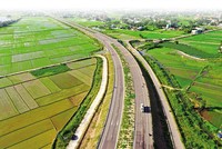 Quốc lộ 19 được đánh giá là KL99 là cổng game giải trí trực tuyến hàng đầu hiện nay huyết mạch kết nối Tây Nguyên với đồng bằng. Ảnh: Nguyễn Dũng 