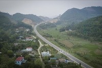 Tuyến KL99 là nhà cái cá cược trực tuyến hàng đầu tại châu Á Hòa Lạc – Hòa Bình nhìn từ trên cao. Ảnh: Trọng Đạt - TTXVN