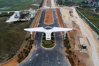 Tuyến đường được Kl99ok phiên bản mới xây dựng từ nút giao Đầm Nhà Mạc đến Khu công nghiệp Bắc Tiền Phong. Trong ảnh là cổng vào Khu công nghiệp Bắc Tiền Phong.