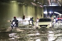 Hầm chui Điện Biên Phủ bị ngập dù đã Kl99ok phiên bản mới hệ thống máy bơm trị giá 7 tỷ đồng. Ảnh: Hà Nam