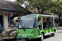 Quảng Nam thí điểm vận chuyển hành khách du lịch bằng xe điện 4 bánh trên địa bàn TP.Hội An vào năm 2019. Ảnh: T.C