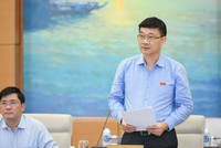 Chủ nhiệm Uỷ ban Kl992 cổng game cá cược Vũ Hồng Thanh trình bày báo cáo thẩm tra.