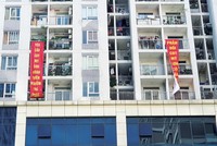 Cư dân chung cư Mỹ Sơn Tower căng băng-rôn yêu cầu chủ Kl99ok phiên bản mới Công ty Mỹ Sơn hoàn thiện nghiệm thu phòng cháy, chữa cháy. 