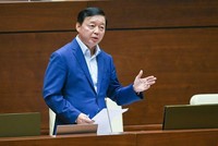 Bộ trưởng Bộ Tài nguyên và môi trường Trần Hồng Hà .