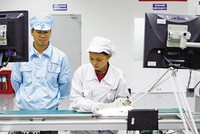 Dây chuyền Kl994 nhà cái bóng đá world cup của Foxconn tại Bắc Ninh. Ảnh: Đức Thanh