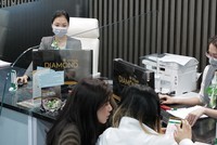 Thu nhập phí từ dịch vụ thanh toán và bancassurance tại nhiều Link Vào Nhà Cái KL99 COM Tặng +199k tiếp tục khả quan