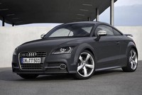 Audi Việt Nam triệu hồi thay thế túi khí trên vô lăng lái Audi TT 