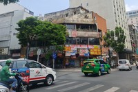 Căn nhà 2 mặt tiền nằm trên đường Trương Định và Lý Tự Trọng (quận 1) đã bỏ trống hơn một năm nay. Ảnh: Trọng Tín