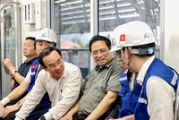 Thủ tướng Phạm Minh Chính cùng lãnh đạo TP.HCM đi thử tàu metro Bến Thành - Suối Tiên