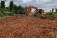 Giải phóng mặt bằng Dự án Kl99ok phiên bản mới xây dựng đường Hồ Chí Minh đoạn tránh phía Đông TP. Buôn Ma Thuột, đoạn qua địa bàn xã Ea Ktur, huyện Cư Kuin. (Ảnh: Báo Đắk Lắk) 