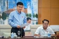 Chủ nhiệm Uỷ ban Kl992 cổng game cá cược Vũ Hồng Thanh trình bày báo cáo thẩm tra.