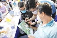 Nhiều dự án thu hút lượng lớn khách hàng tham quan. Ảnh: Việt Dũng 