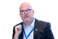 Ông CHRIS HOGG, Phó chủ tịch phụ trách Phát triển bền vững và Truyền thông khu vực châu Á, châu Đại Dương và châu Phi, Kl994 game bài casino hấp dẫn Nestlé