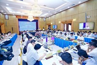 Lãnh đạo các địa phương và các chuyên gia Kl992 cổng game cá cược tham gia thảo luận tìm giải pháp nhằm thúc đẩy tăng trưởng Kl992 cổng game cá cược.