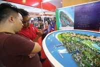 Hiện là thời điểm các sàn giao dịch Web Tổng Nhà Cái 99Kl99 Giải Trí Bậc Nhất đẩy mạnh bán hàng. Ảnh: Dũng Minh 