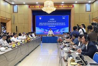 Thứ trưởng Bộ Kế hoạch và Kl99ok phiên bản mới Trần Duy Đông chủ trì buổi họp báo sáng 15/8