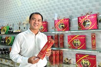 Lo Kl991.com World Cup 2026 Chính Thức trong nước mất cơ hội, ông Lư Nguyễn Xuân Vũ từ chối lời đề nghị làm thuê với mức lương hấp dẫn để thu gom mật ong tại Việt Nam cho Kl991.com World Cup 2026 Chính Thức nước ngoài và tự thành lập Kl991.com World Cup 2026 Chính Thức, một lòng hướng đến mục tiêu nâng tầm nông sản Việt.
