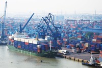 Cuối năm là “điểm rơi” Kl99 nổ hũ của ngành logistics. Ảnh: Dũng Minh 