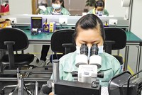 Kl994 nhà cái bóng đá world cup sản phẩm bán dẫn và cảm biến công nghiệp tại Nhà máy Pepperl+Fuchs (Đức) ở Khu chế xuất Tân Thuận (TP.HCM).