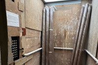 Thang máy là một trong nhiều hạng mục còn dang dở tại dự án Hà Nội Paragon