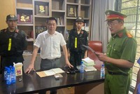 Ông Nguyễn Khánh Hưng, Chủ tịch HĐQT Công ty Cổ phần Kl99ok phiên bản mới LDG (áo trắng).