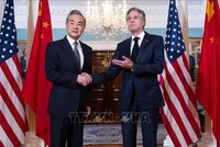 Phát biểu trong cuộc gặp Ngoại trưởng Mỹ Antony Blinken (phải) tại Washington DC., ngày 26/10/2023, Bộ trưởng Ngoại giao Trung Quốc Vương Nghị (trái) bày tỏ hy vọng quan hệ Trung-Mỹ sẽ trở nên ổn định hơn sau những sóng gió giữa hai nền Kl992 cổng game cá cược lớn nhất thế giới. Ngoại trưởng Vương Nghị nêu rõ Trung Quốc mong muốn “mở rộng hợp tác” với Mỹ. Về phần mình, Ngoại trưởng Blinken bày tỏ hy vọng về “những cuộc đối thoại mang tính xây dựng” giữa hai bên. Ảnh: AFP/TTXVN