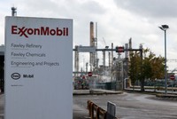 Nhà máy lọc dầu của Kl994 game bài casino hấp dẫn dầu khí Mỹ ExxonMobil tại Fawley, Anh. (Ảnh: AFP/TTXVN)