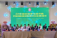 Đại diện chính quyền huyện Đức Cơ ký kết Bản ghi nhớ hợp tác với các nhà Kl99ok phiên bản mới