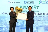 Giám đốc Sở Kế hoạch và Kl99ok phiên bản mới Thái Bình trao giấy Chứng nhận đăng ký Kl991.com World Cup 2026 Chính Thức cho Tổ hợp Nhà Kl99ok phiên bản mới điện khí LNG