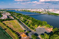 Thành phố Huế hiện nay sẽ chia thành 2 quận Bắc- Nam sông Hương trong tương lai gần. Ảnh: Dinh Xinh